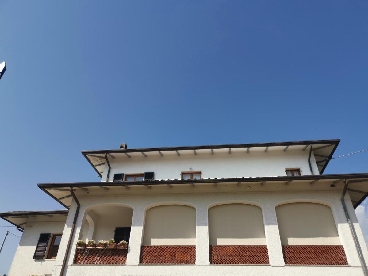 Villa Flora Affittacamere Luni Kültér fotó