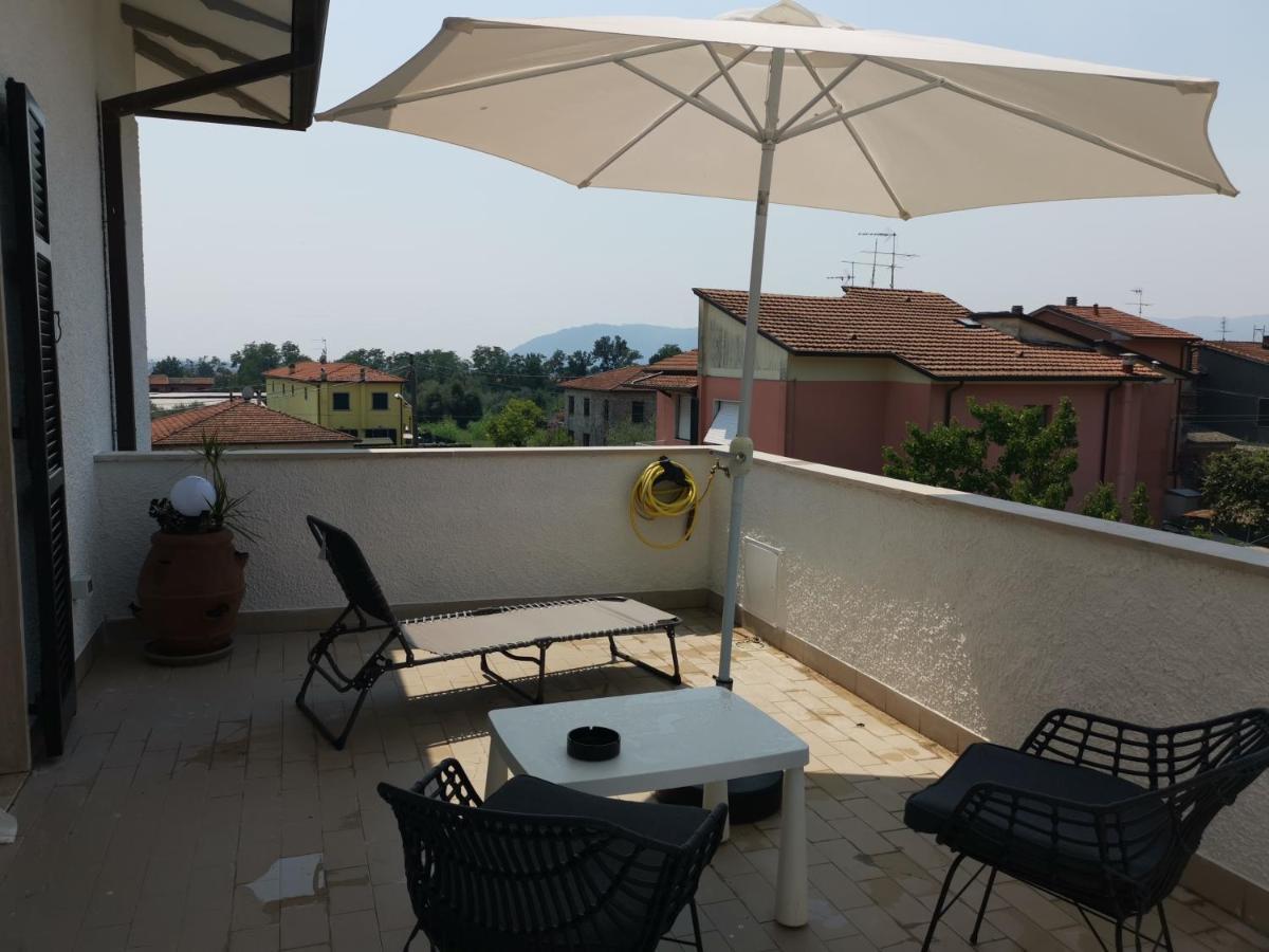 Villa Flora Affittacamere Luni Kültér fotó