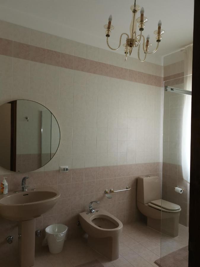 Villa Flora Affittacamere Luni Kültér fotó