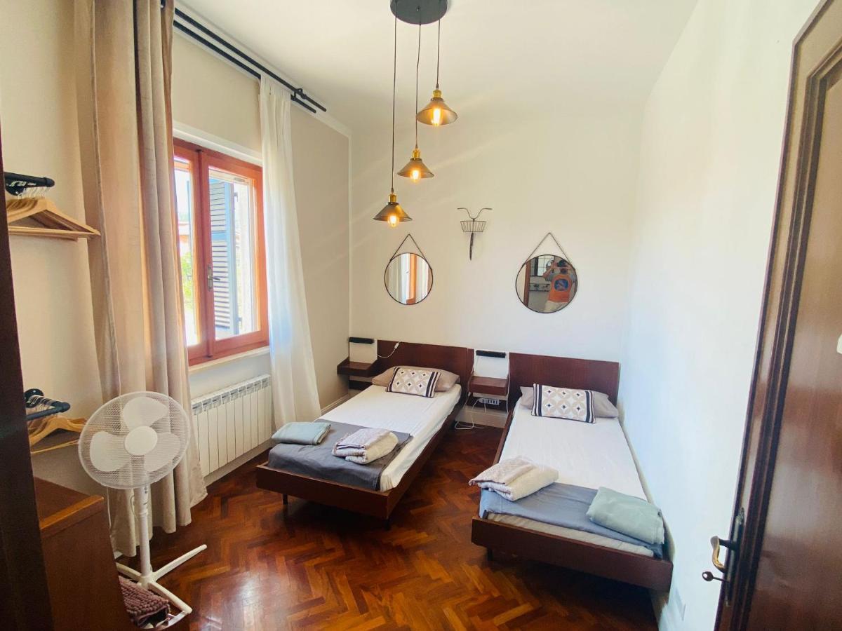 Villa Flora Affittacamere Luni Kültér fotó