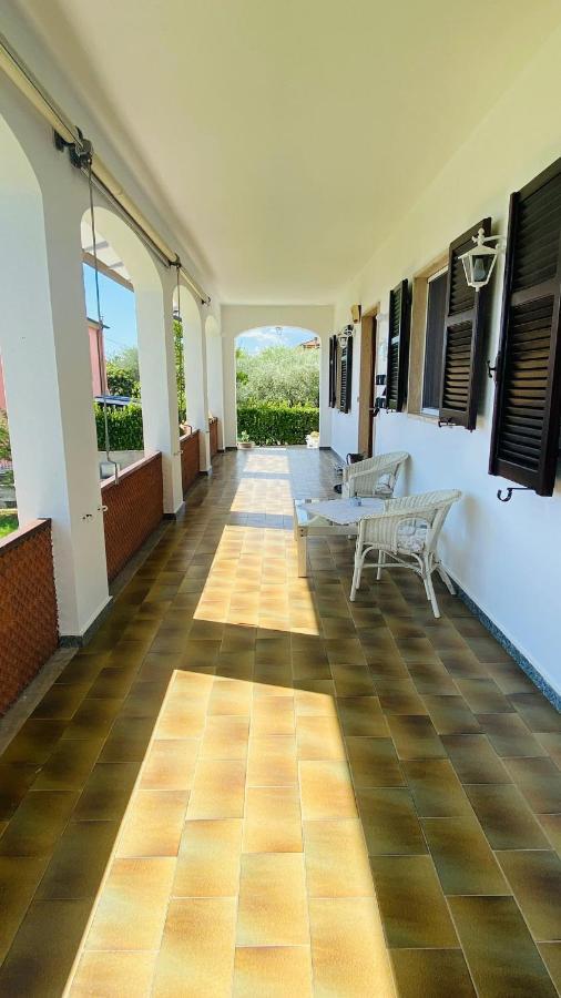 Villa Flora Affittacamere Luni Kültér fotó