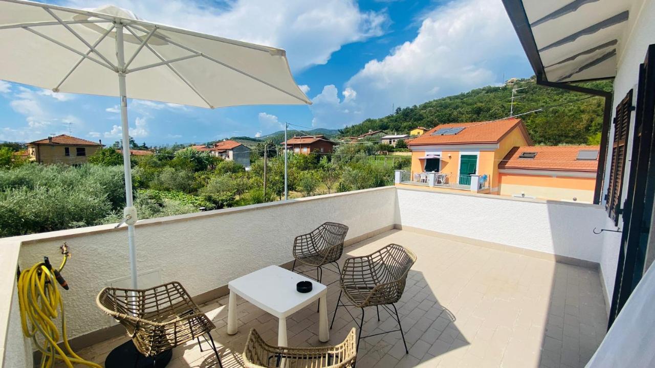 Villa Flora Affittacamere Luni Kültér fotó