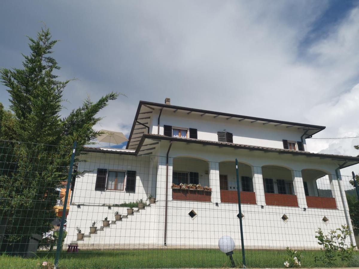 Villa Flora Affittacamere Luni Kültér fotó