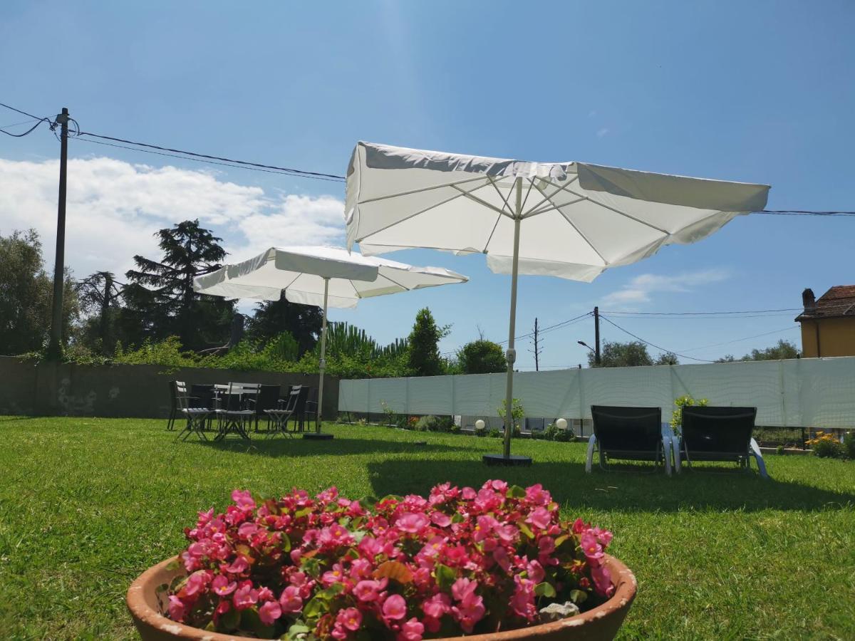 Villa Flora Affittacamere Luni Kültér fotó