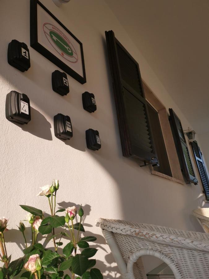 Villa Flora Affittacamere Luni Kültér fotó